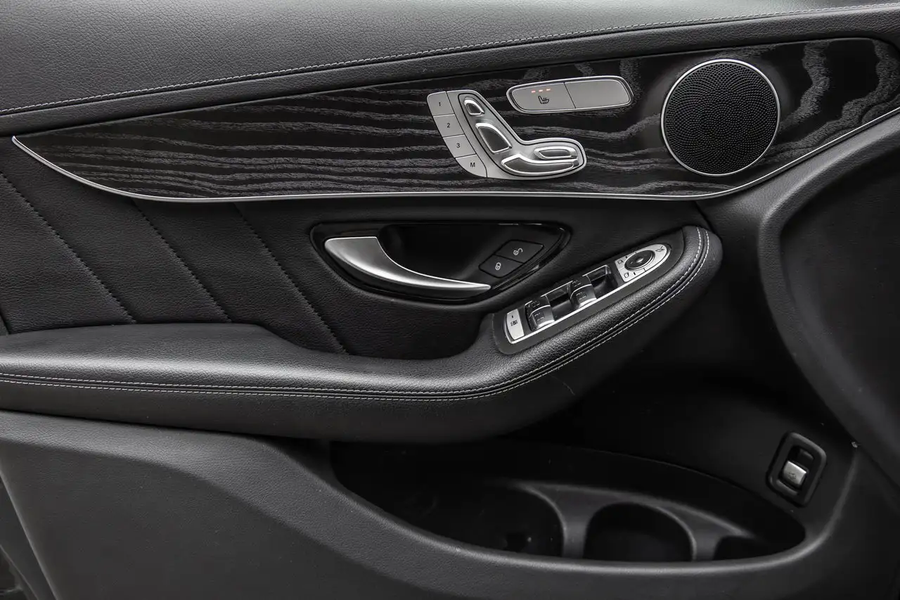 Mercedes-Benz GLC снимка Mercedes-Benz GLC