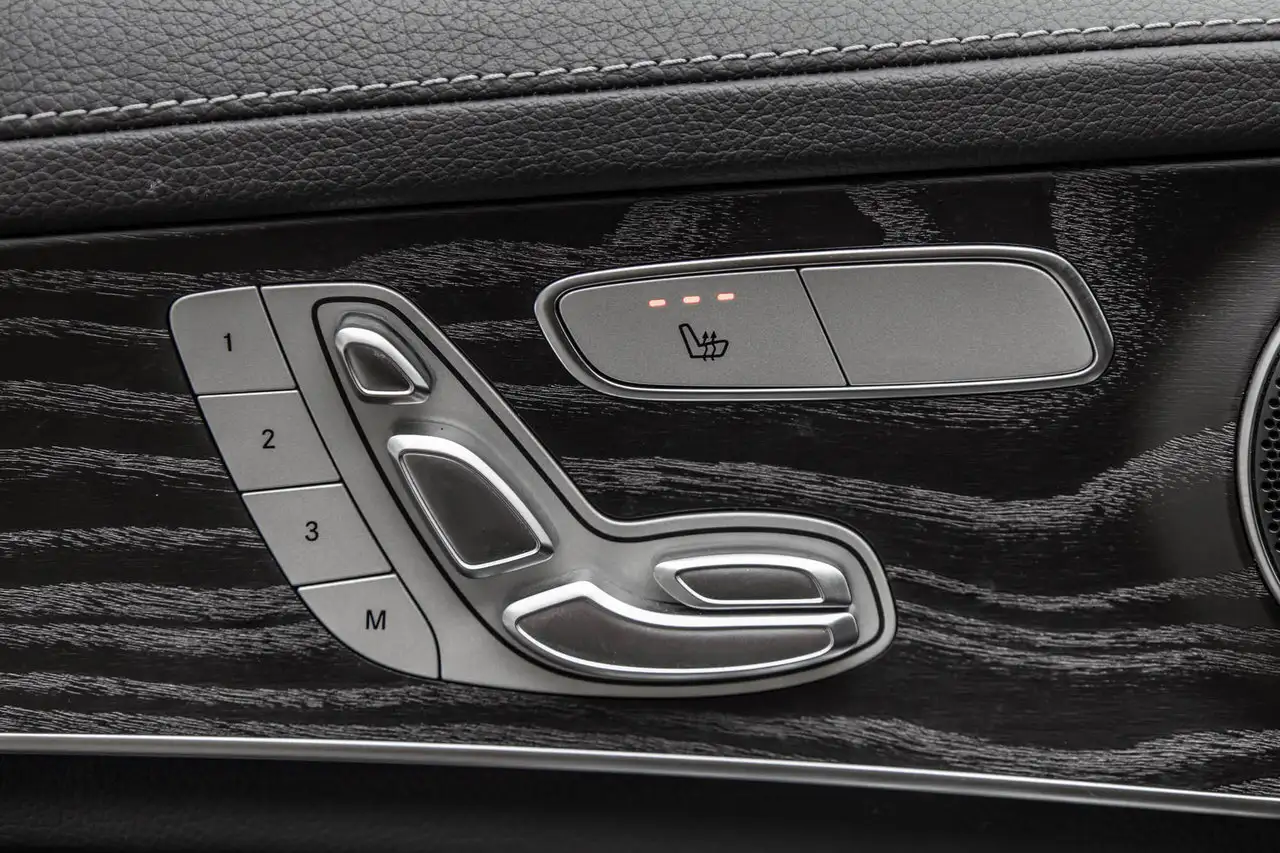 Mercedes-Benz GLC снимка Mercedes-Benz GLC