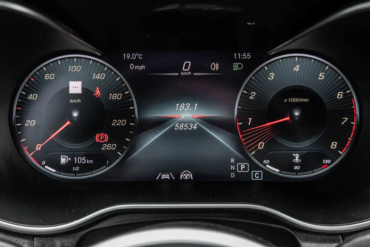 Mercedes-Benz GLC снимка Mercedes-Benz GLC