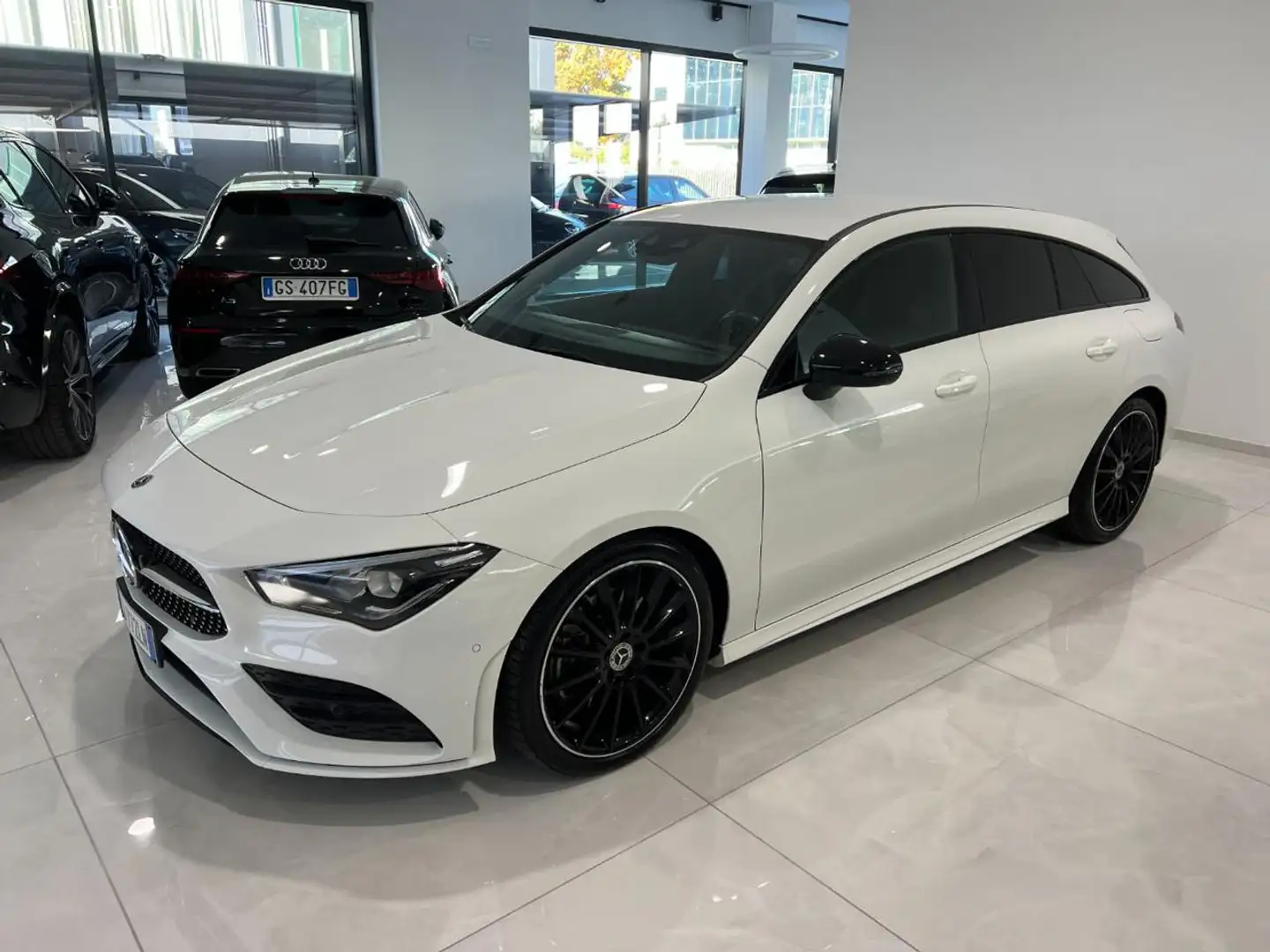 Mercedes-Benz CLA 200 d Automatic Shooting Brake Premium Black Pack Bianco - 1