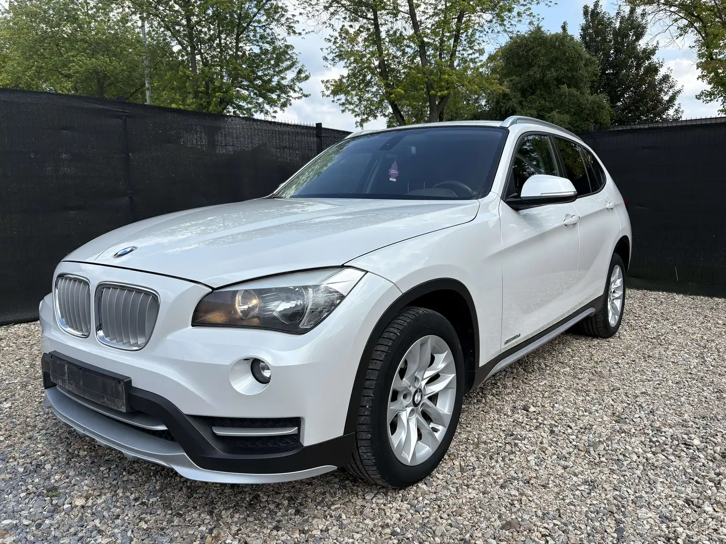 BMW X1 2.0 d sDrive16  1e PROP - CUIR - NAVI - Eur5b Wit - 2