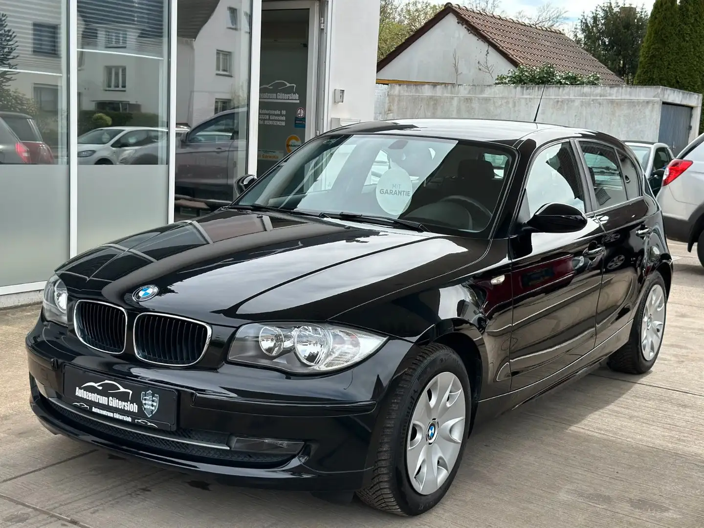 BMW 116 i *Org. 68.000KM / AllwetterB. / Garantie * Schwarz - 1