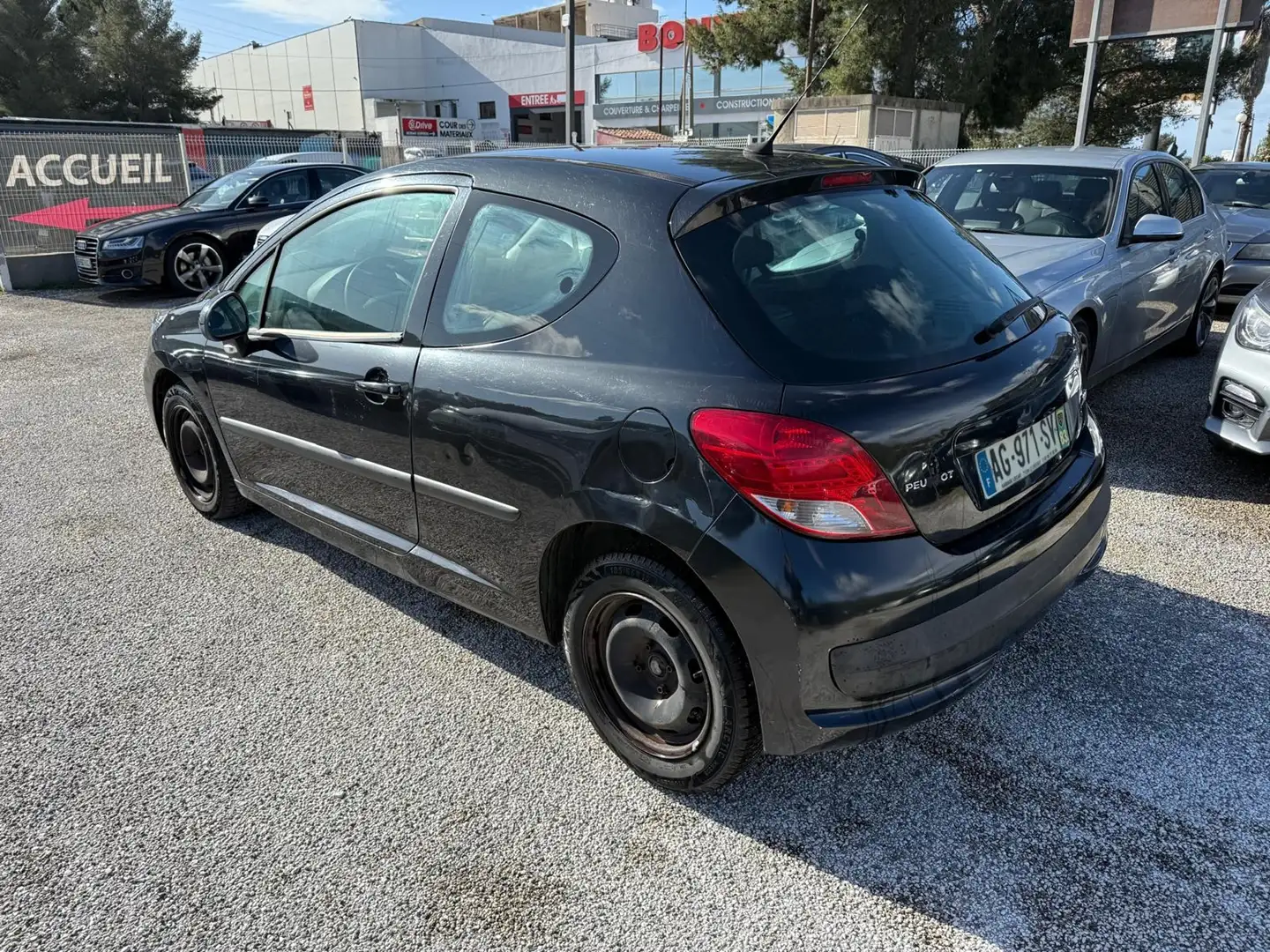 Peugeot 207 1.4 HDI70 PREMIUM 3P Schwarz - 2