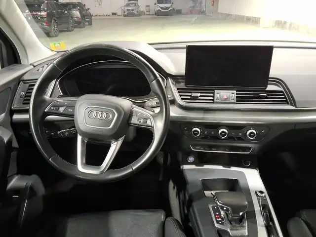Audi Q5 view 4