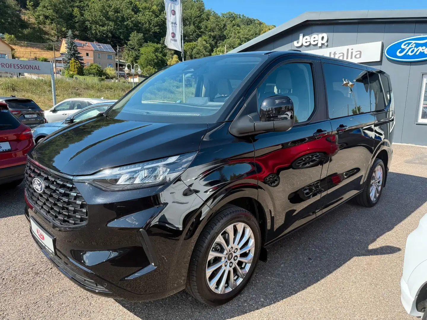 Ford Tourneo Custom L1 Titanium 19" / AHK / Schwarz - 1