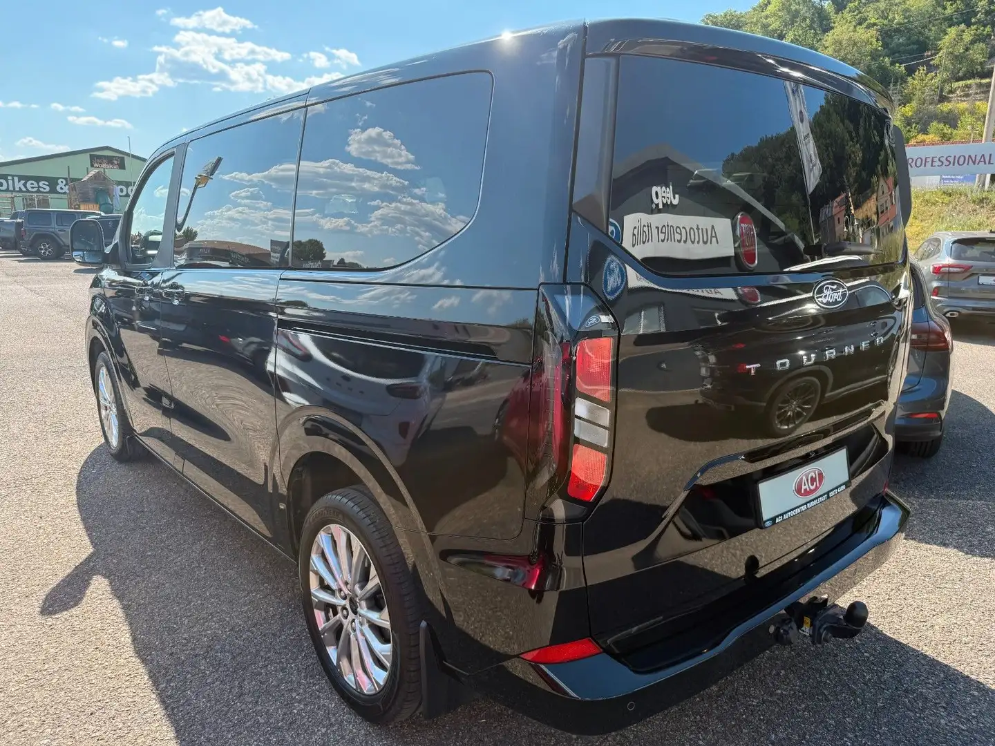 Ford Tourneo Custom L1 Titanium 19" / AHK / Schwarz - 2