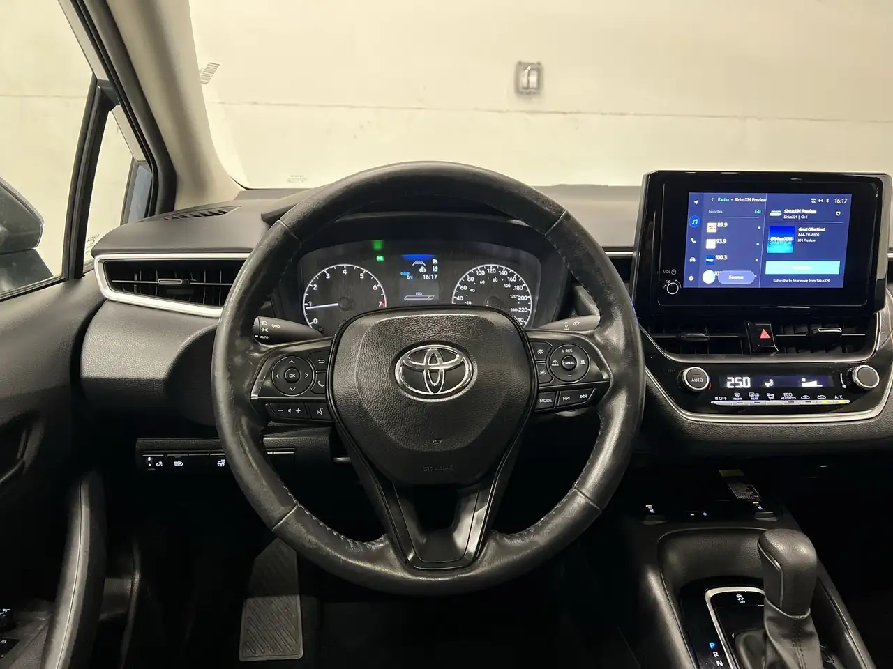 Toyota Corolla снимка Toyota Corolla