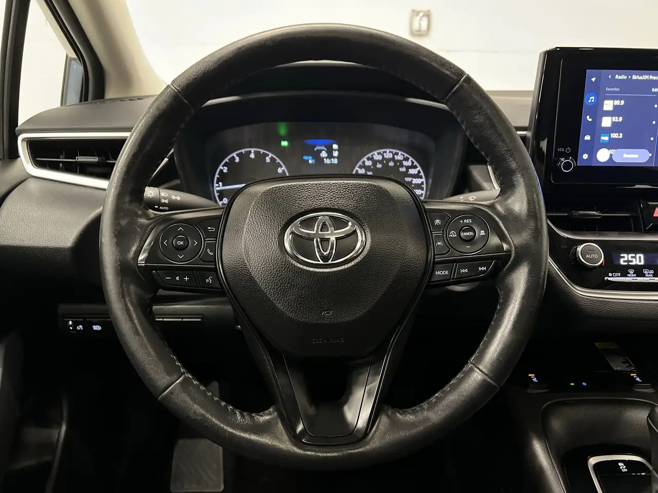 Toyota Corolla снимка Toyota Corolla