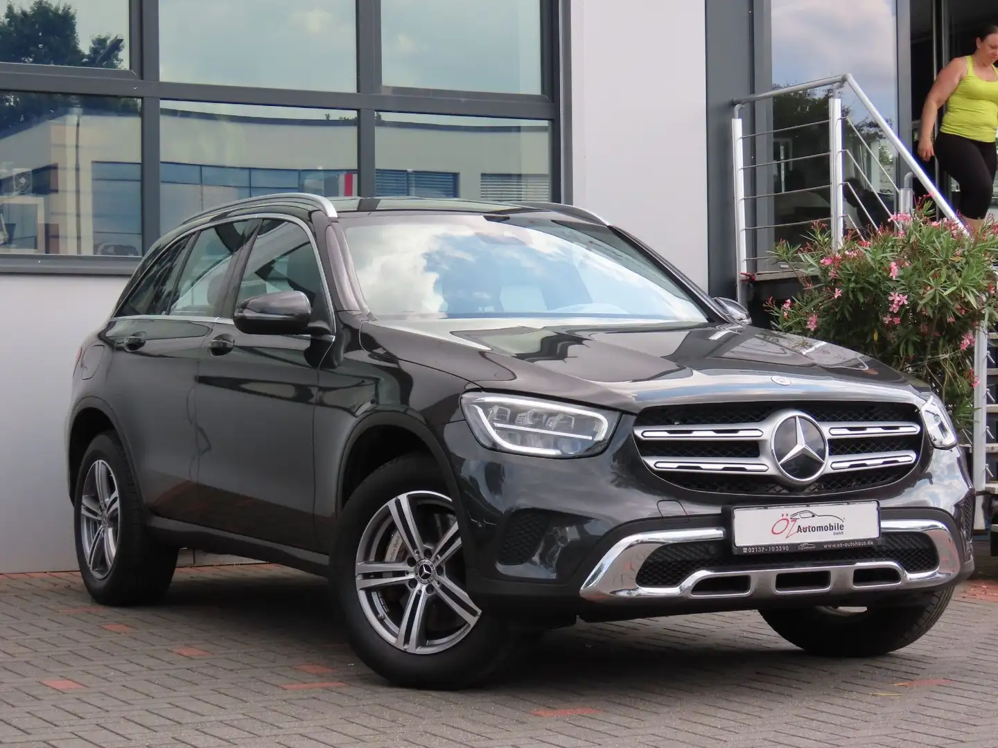 Mercedes-Benz GLC 300 e 4MATIC Autom. Navi Sitzheizung Сірий - 2