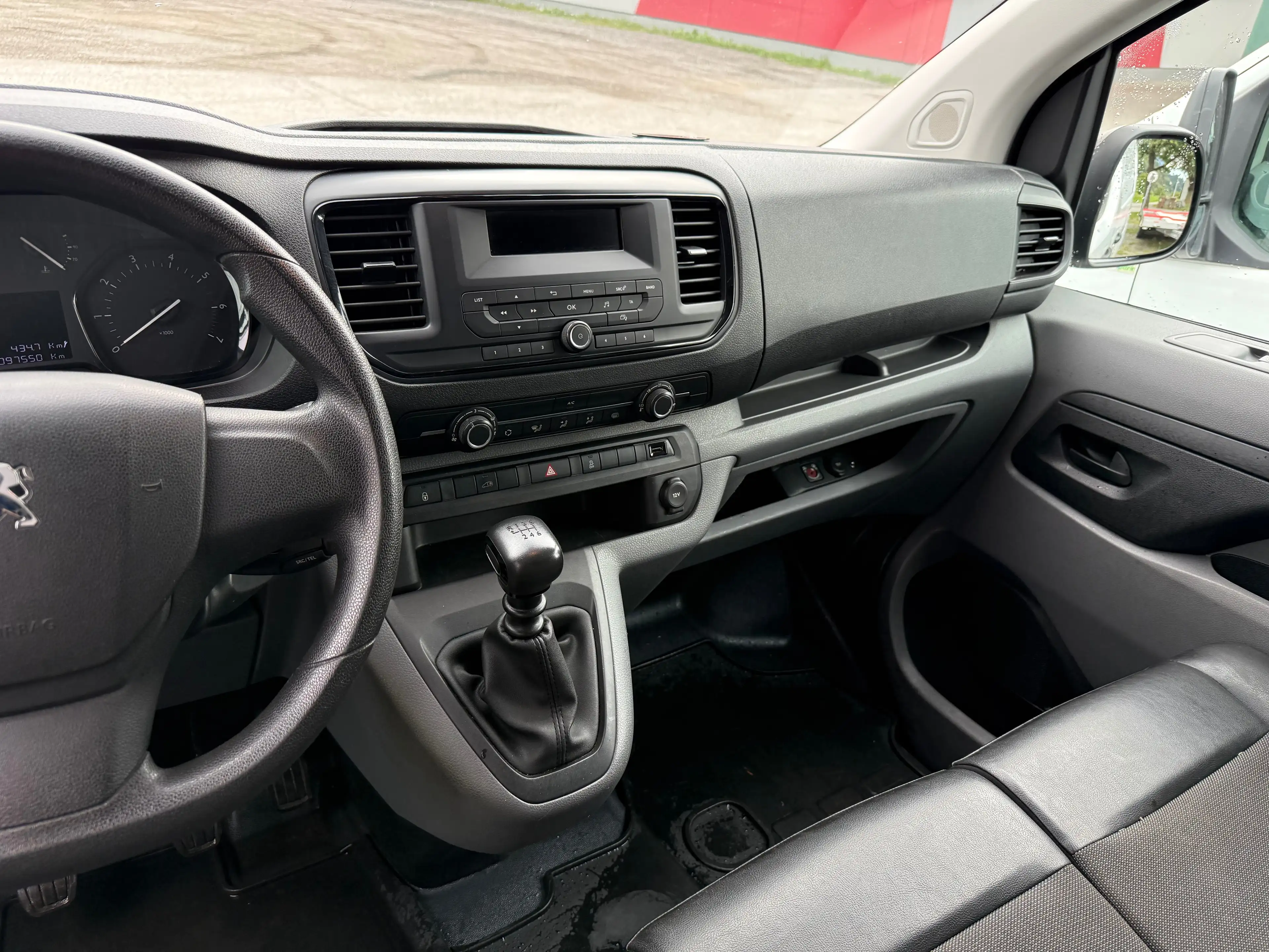 Peugeot Expert Premium L2 — photo 10