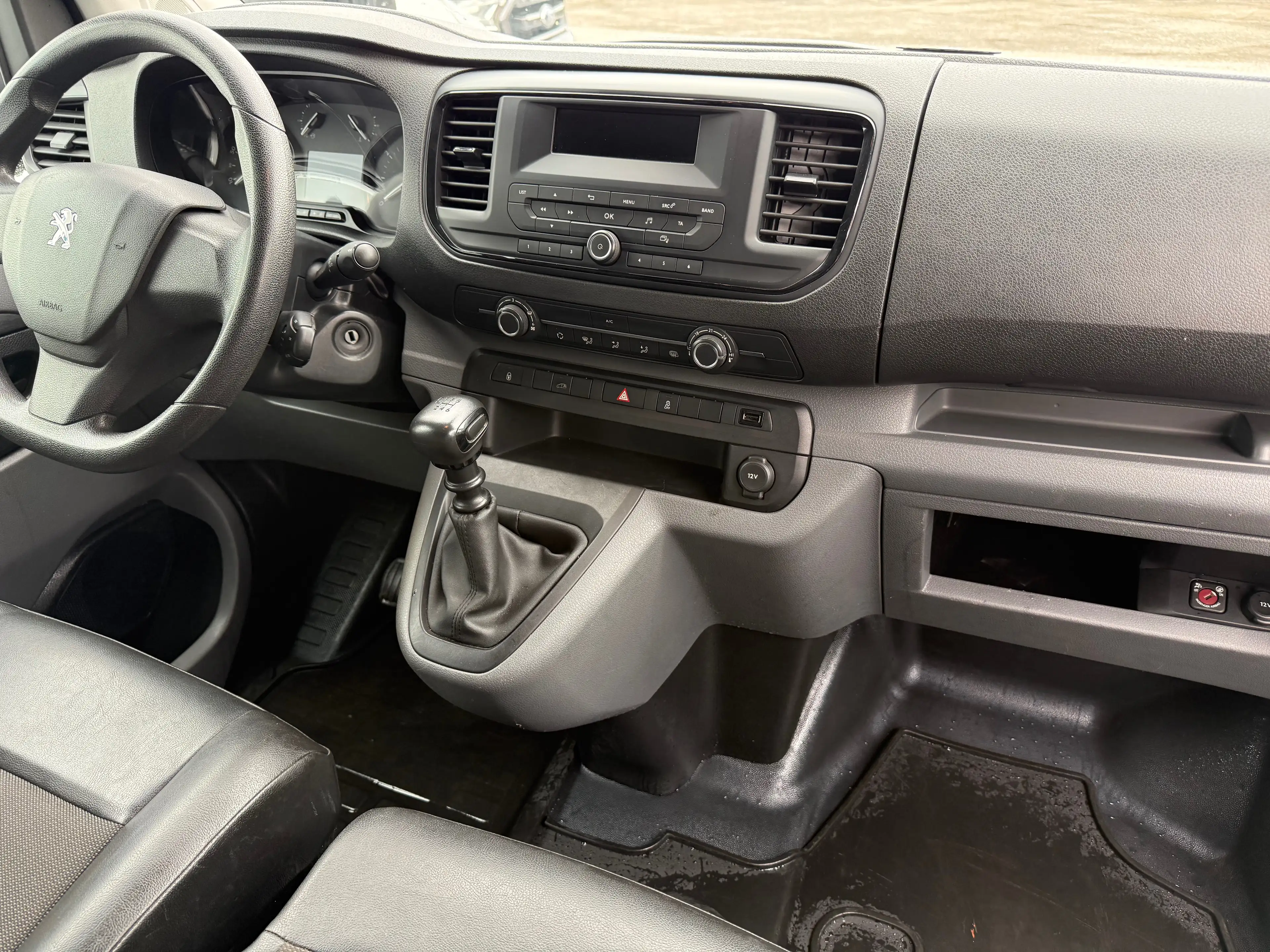 Peugeot Expert Premium L2 — photo 14
