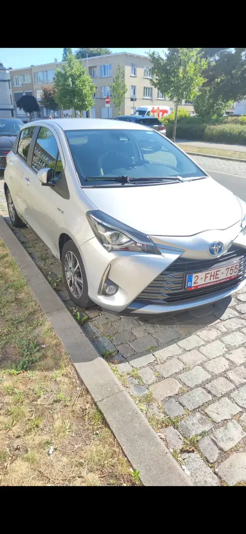 Toyota Yaris Yaris Hybrid 1.5 VVT-i Y20 Club Zilver - 2