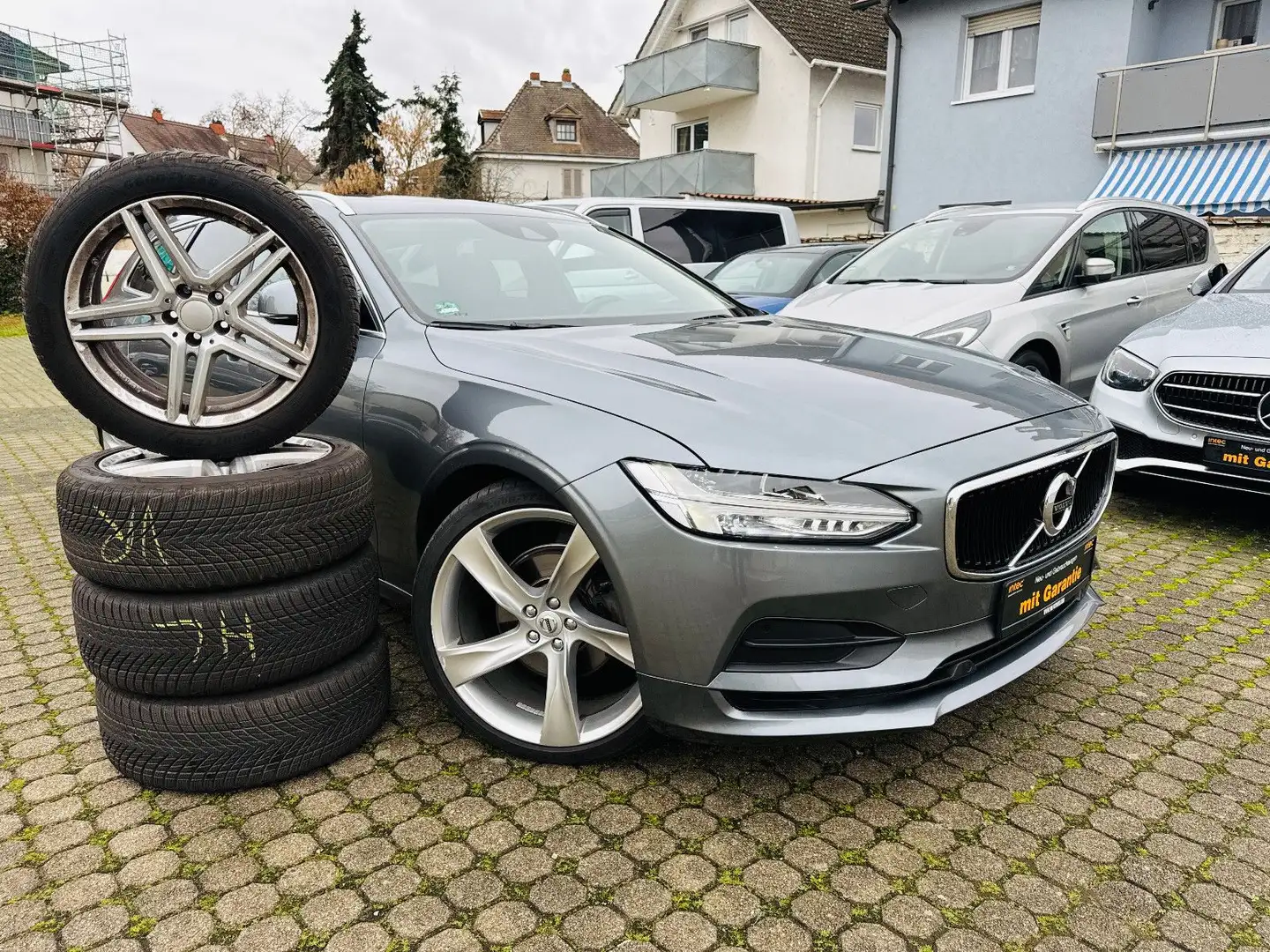 Volvo V90 Momentum Pro Familienpaket Standheizung *TOP Gri - 1