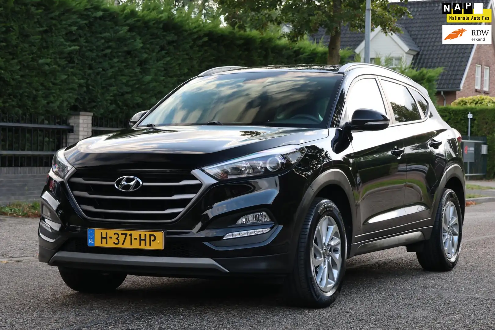 Hyundai TUCSON 1.6 GDi Comfort | CARPLAY | NAVI | CLIMA | CRUISE Zwart - 1