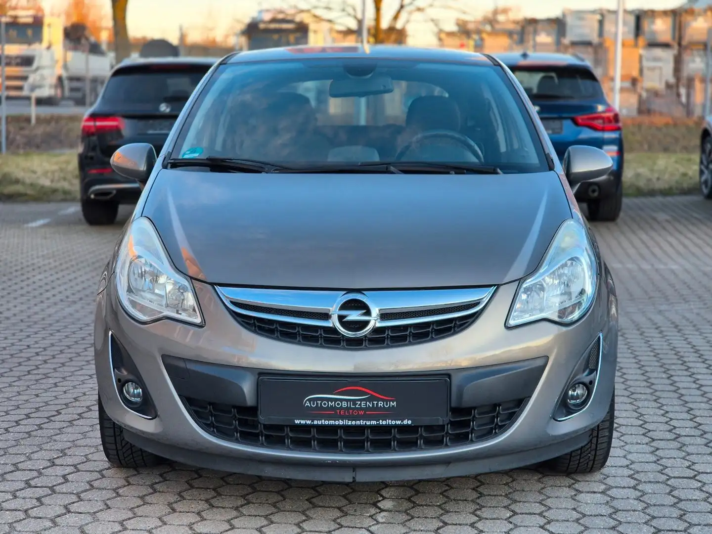 Opel Corsa 1.2 Active Klimaautomatik / Sitzheizung Grau - 2