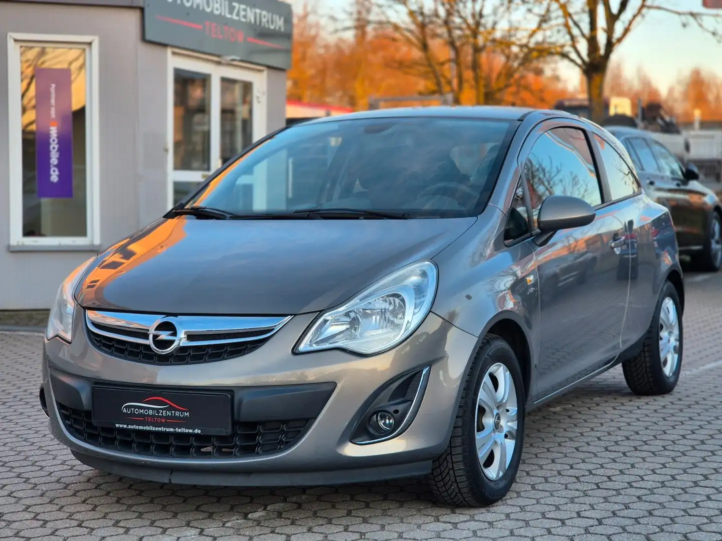 Opel Corsa 1.2 Active Klimaautomatik / Sitzheizung Grau - 1