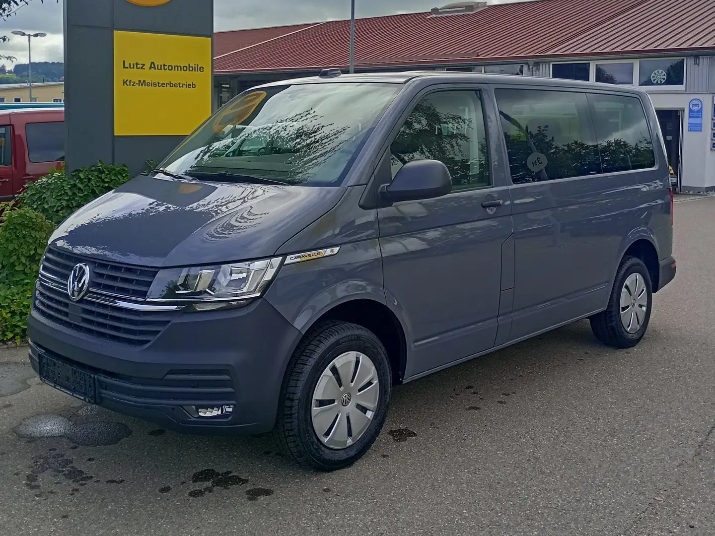 Volkswagen T6 Caravelle Caravelle Trendline FWD Grey - 1