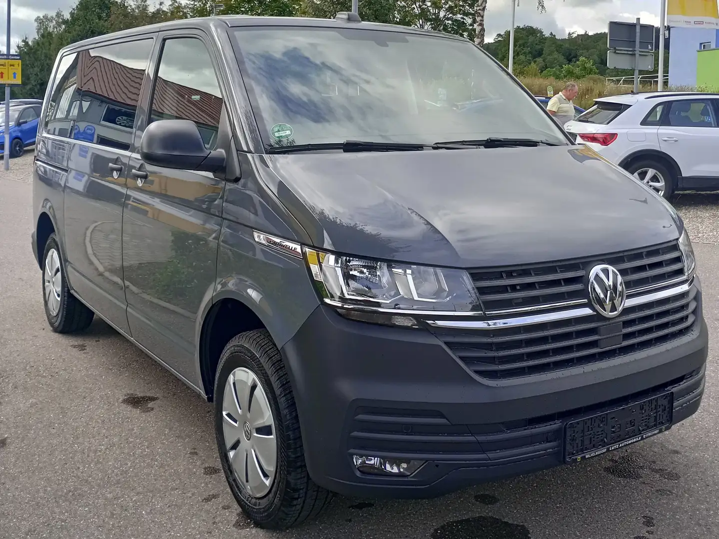 Volkswagen T6 Caravelle Caravelle Trendline FWD Grey - 2