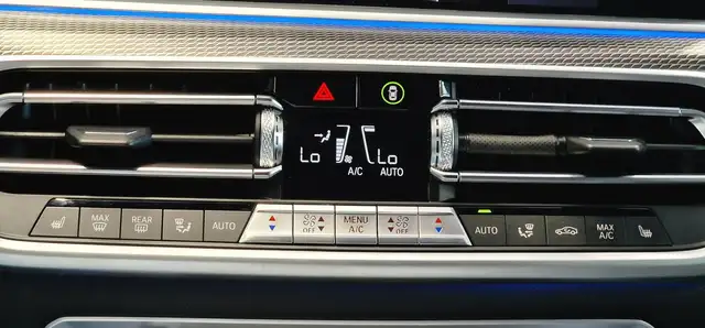 BMW X5 Xdrive45e view 22