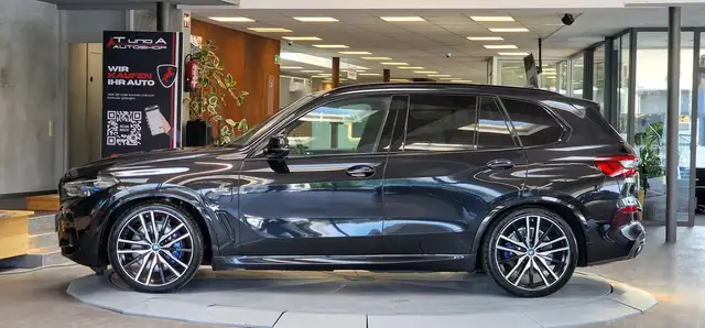 BMW X5 Xdrive45e view 4