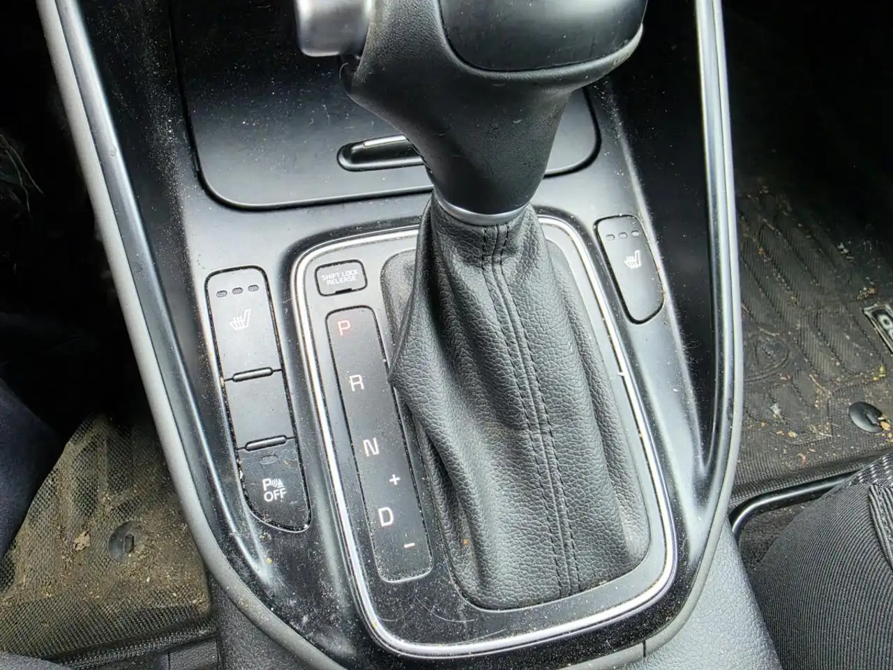 Kia Rondo снимка Kia Rondo