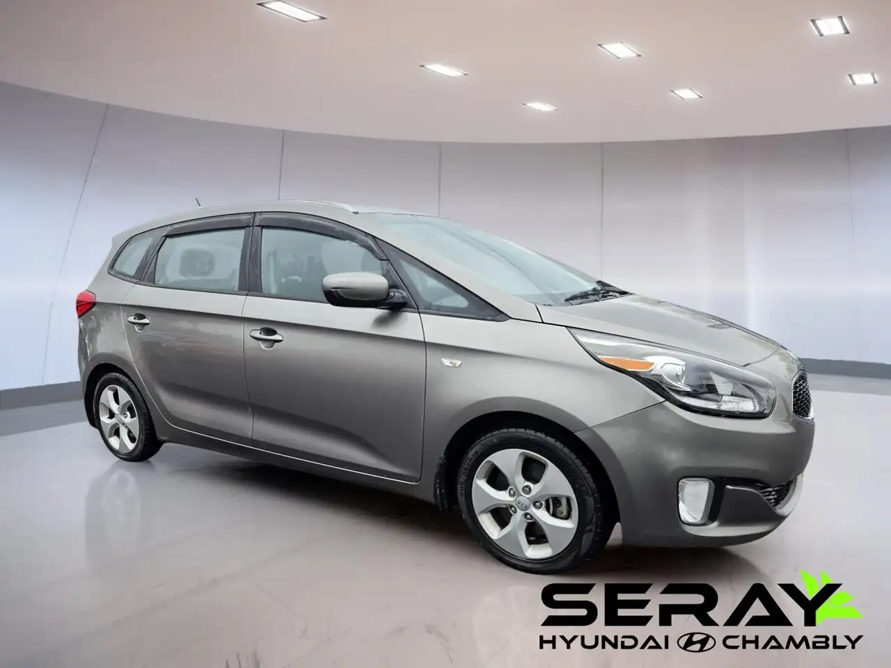 Kia Rondo снимка Kia Rondo