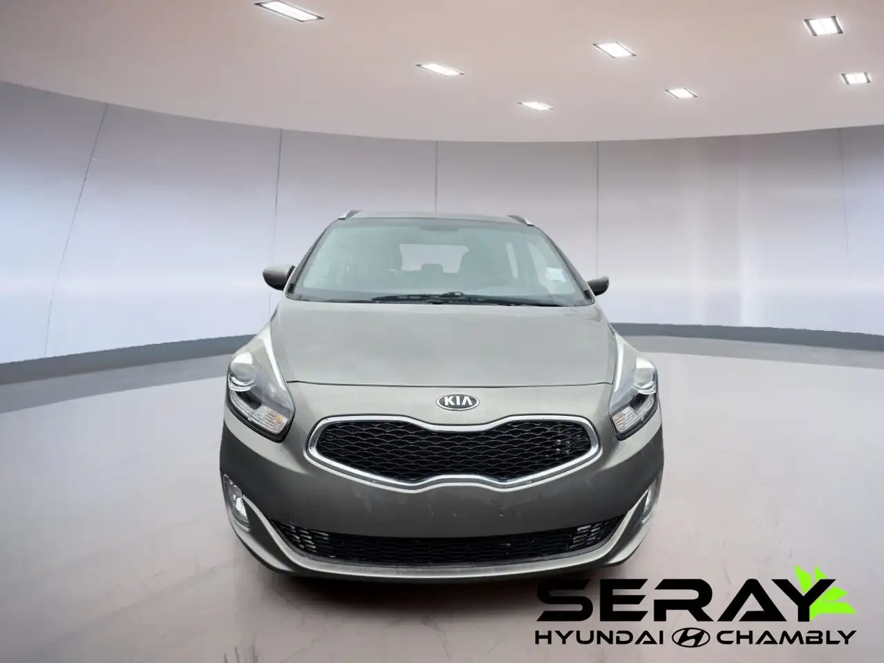 Kia Rondo снимка Kia Rondo
