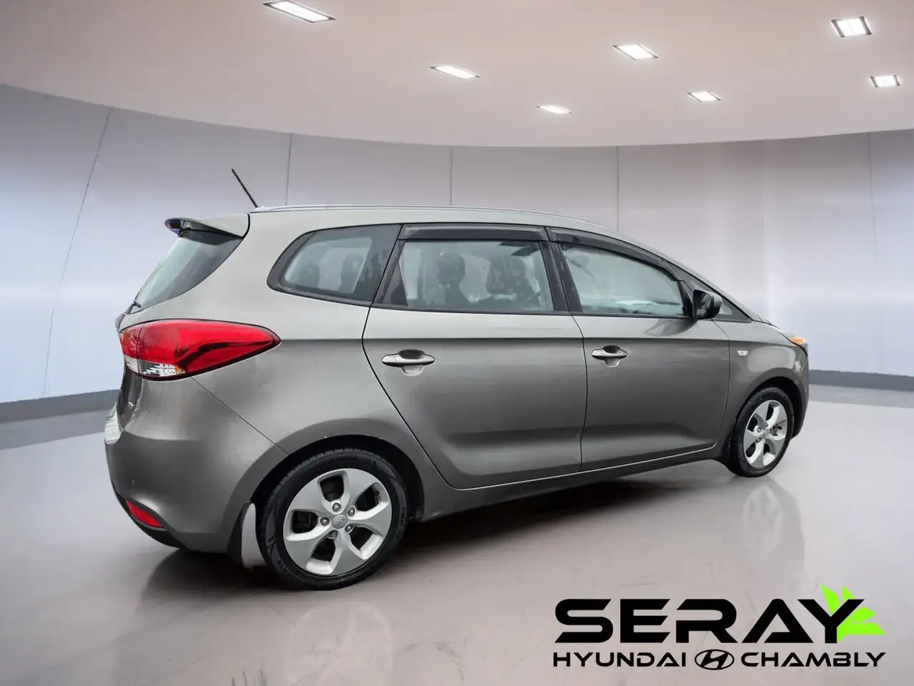 Kia Rondo снимка Kia Rondo