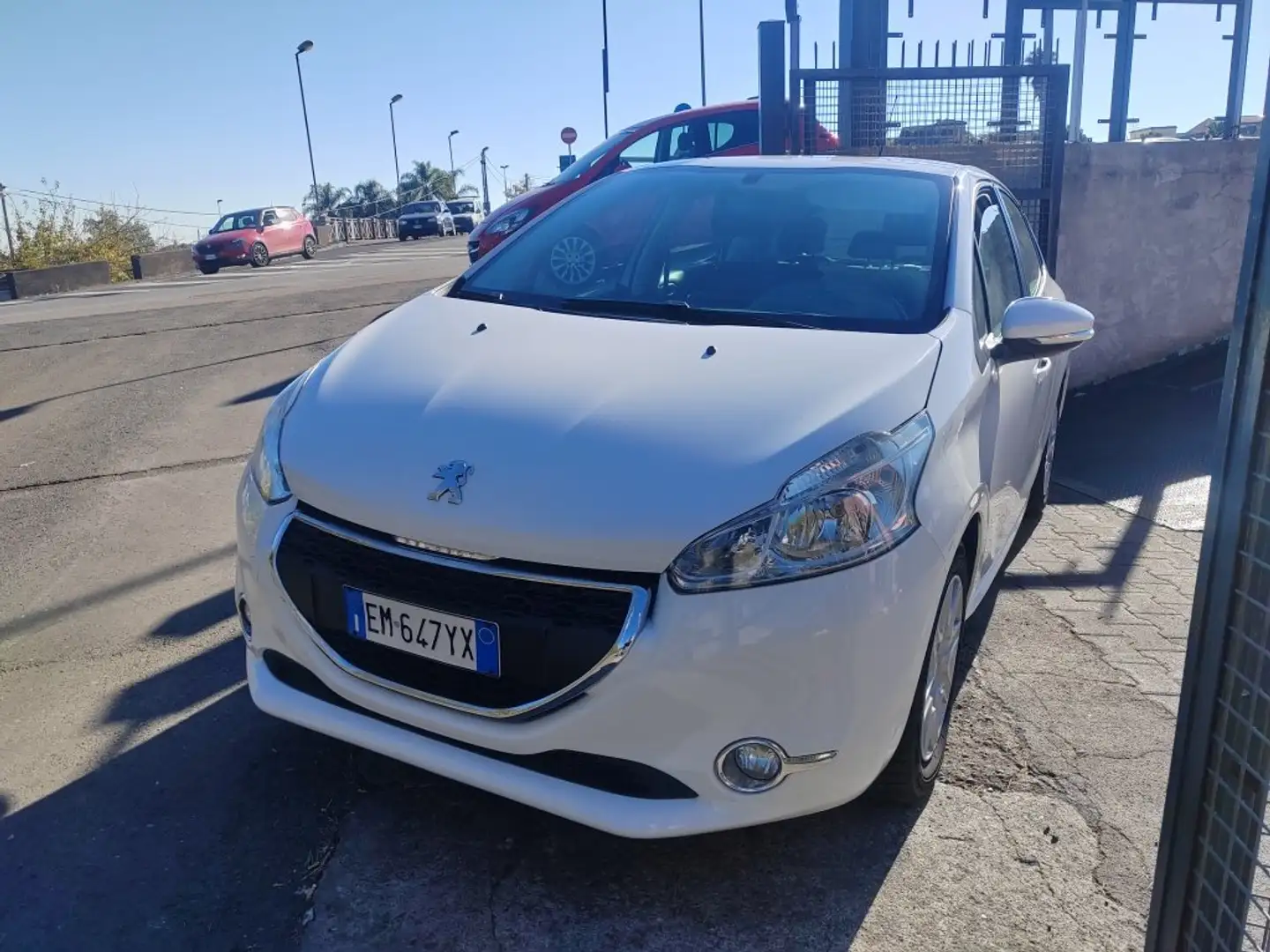 Peugeot 208 208 5p 1.4 hdi 8v Allure Bianco - 1