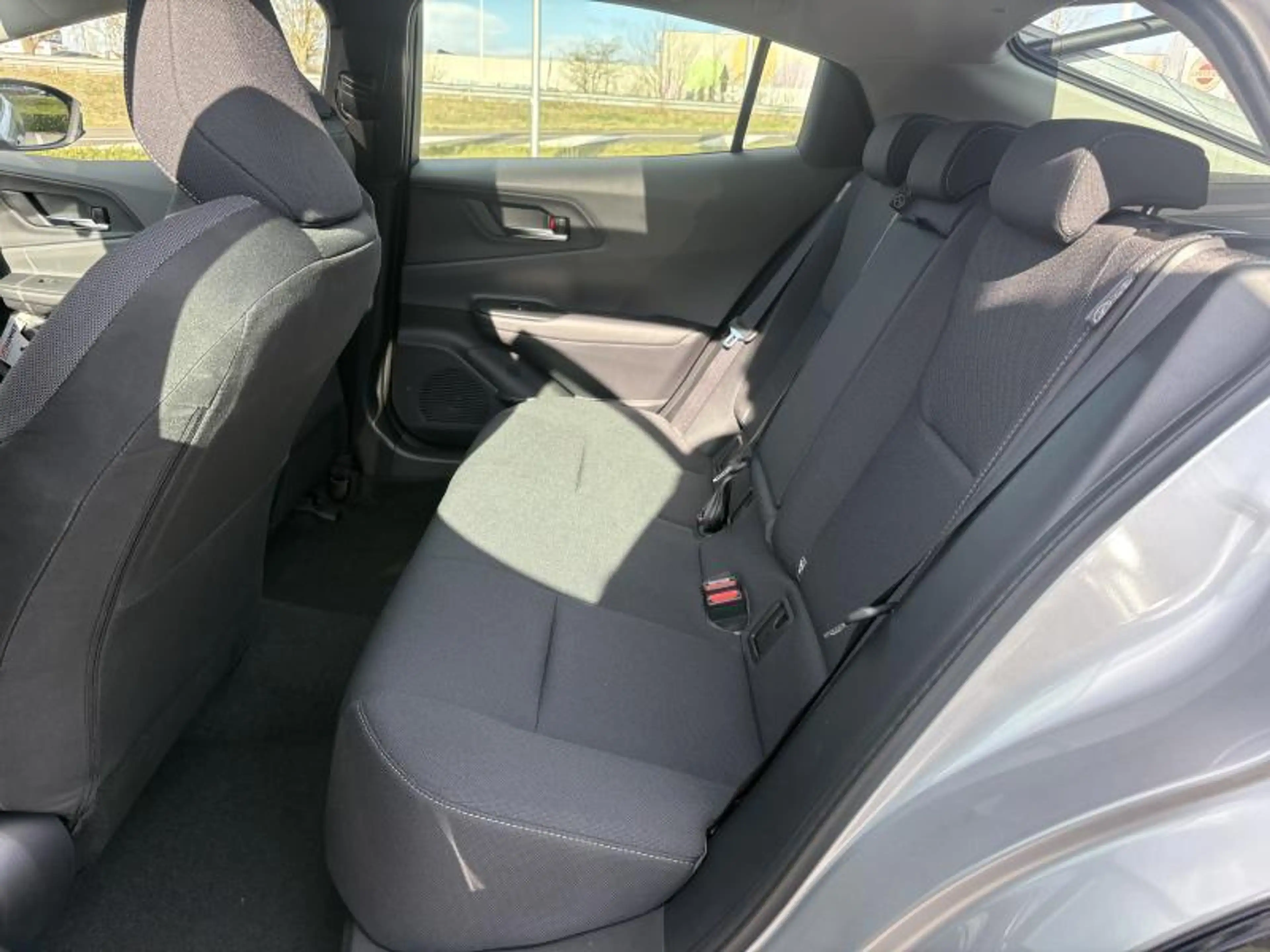 Toyota Prius Premium Plus — photo 10