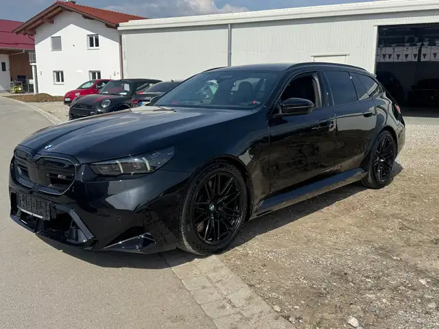 BMW M5 Touring | NEW | 10KMS | GARANTIE BMW 36M | PANO | ATTELAGE | JAMAIS IMMATRICULE | TVA