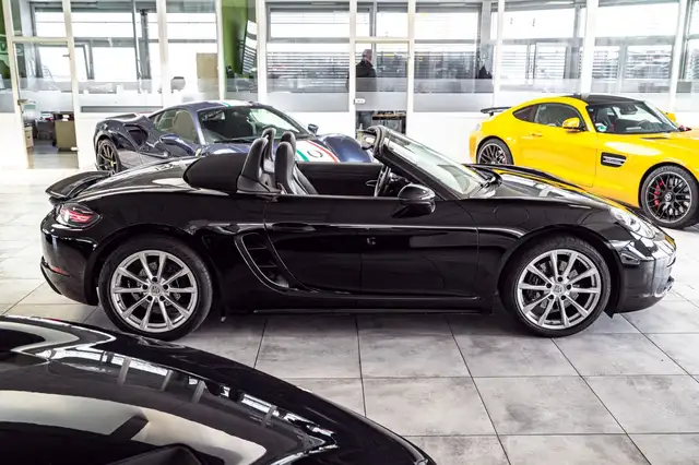 Porsche Boxster view 10