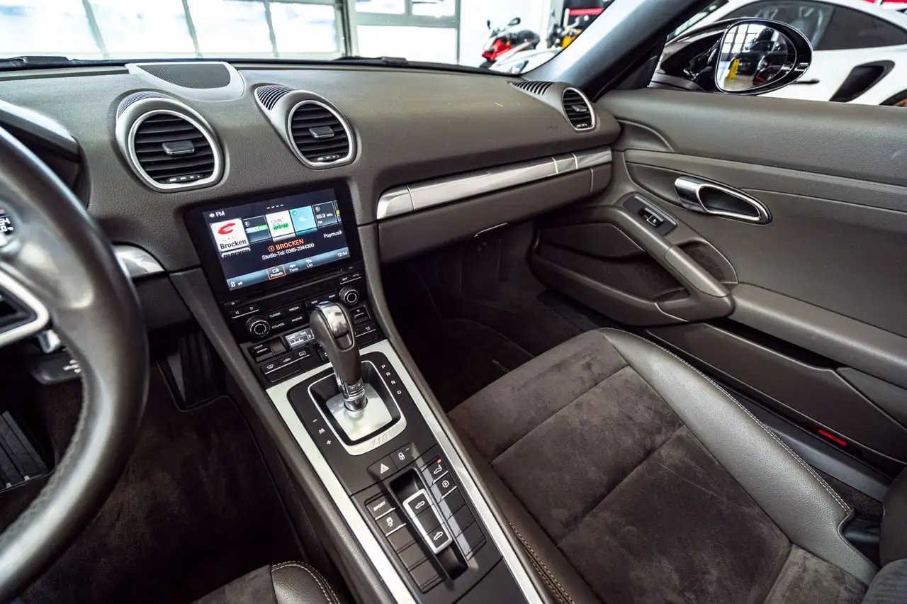Porsche Boxster Boxster 718 Boxster — photo 33 sur 39