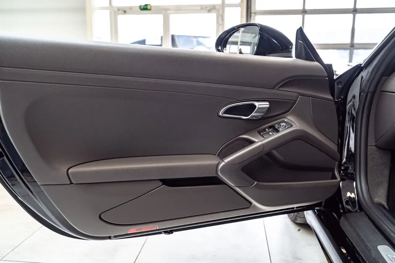 Porsche Boxster Boxster 718 Boxster — photo 22 sur 39