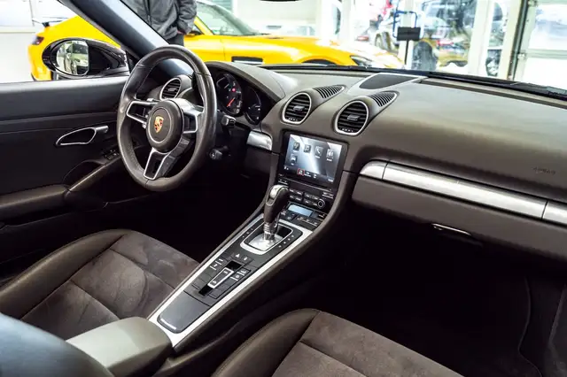 Porsche Boxster view 27