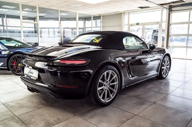 Porsche Boxster view 9