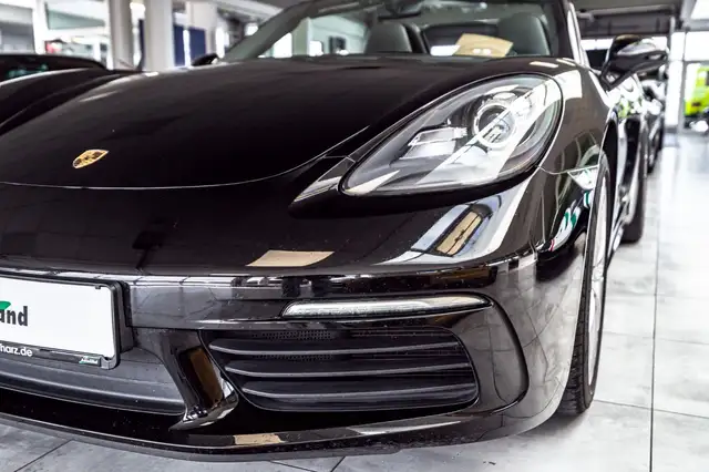 Porsche Boxster view 12