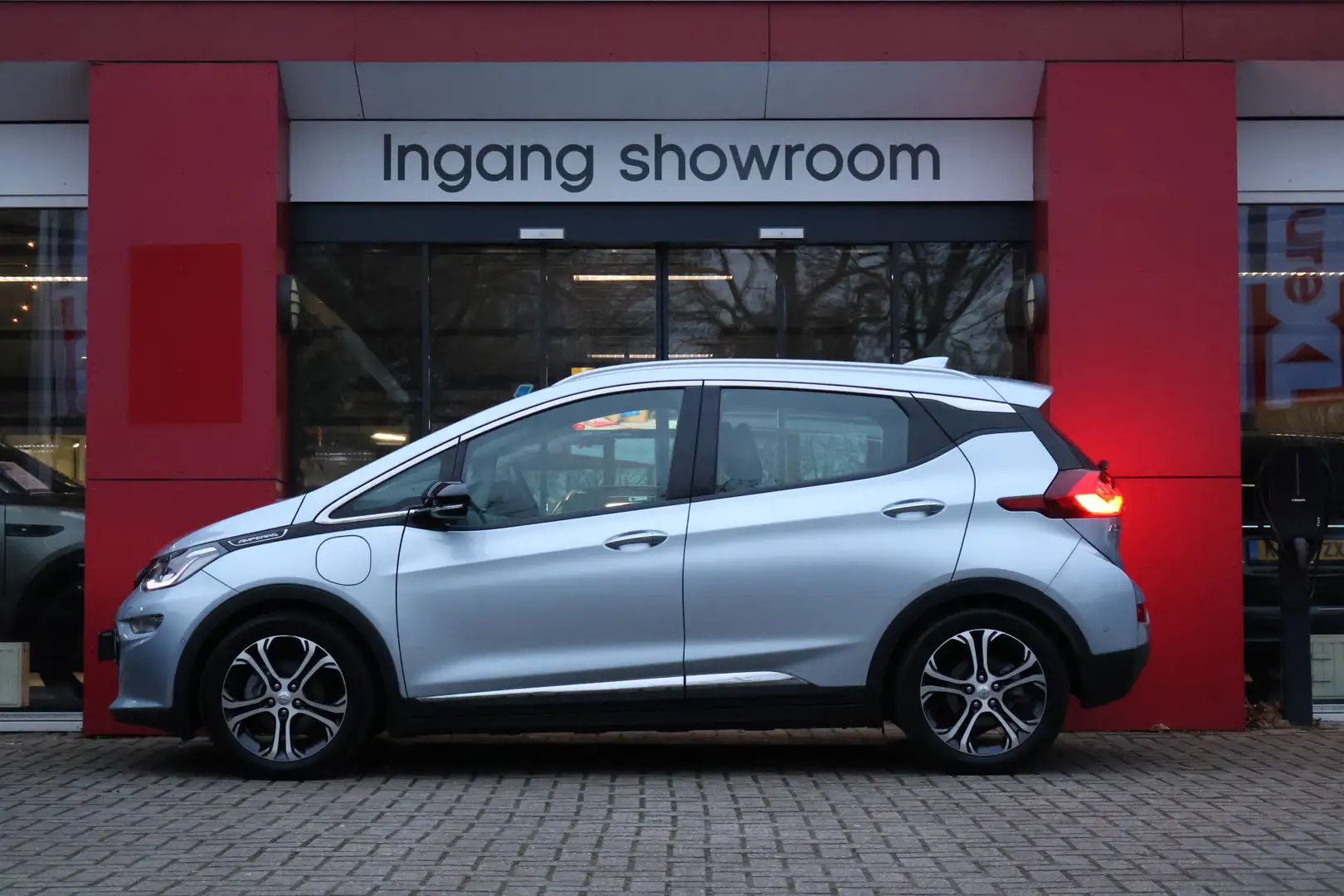 Opel Ampera-E Business Executive 60 kWh | nieuw accupakket | Cam Azul - 2