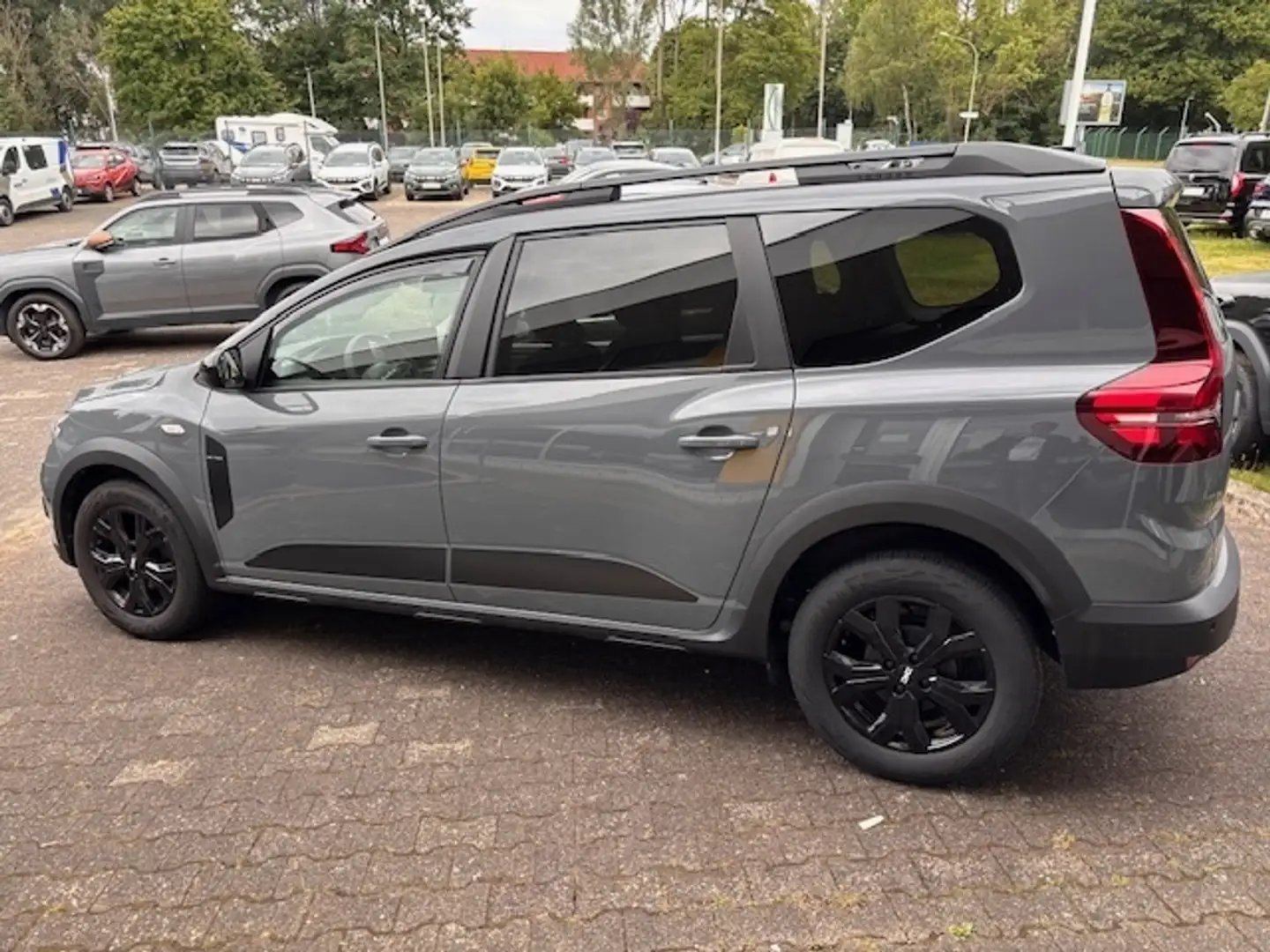 Dacia Jogger Extreme+ TCe 100 ECO-G Grau - 2