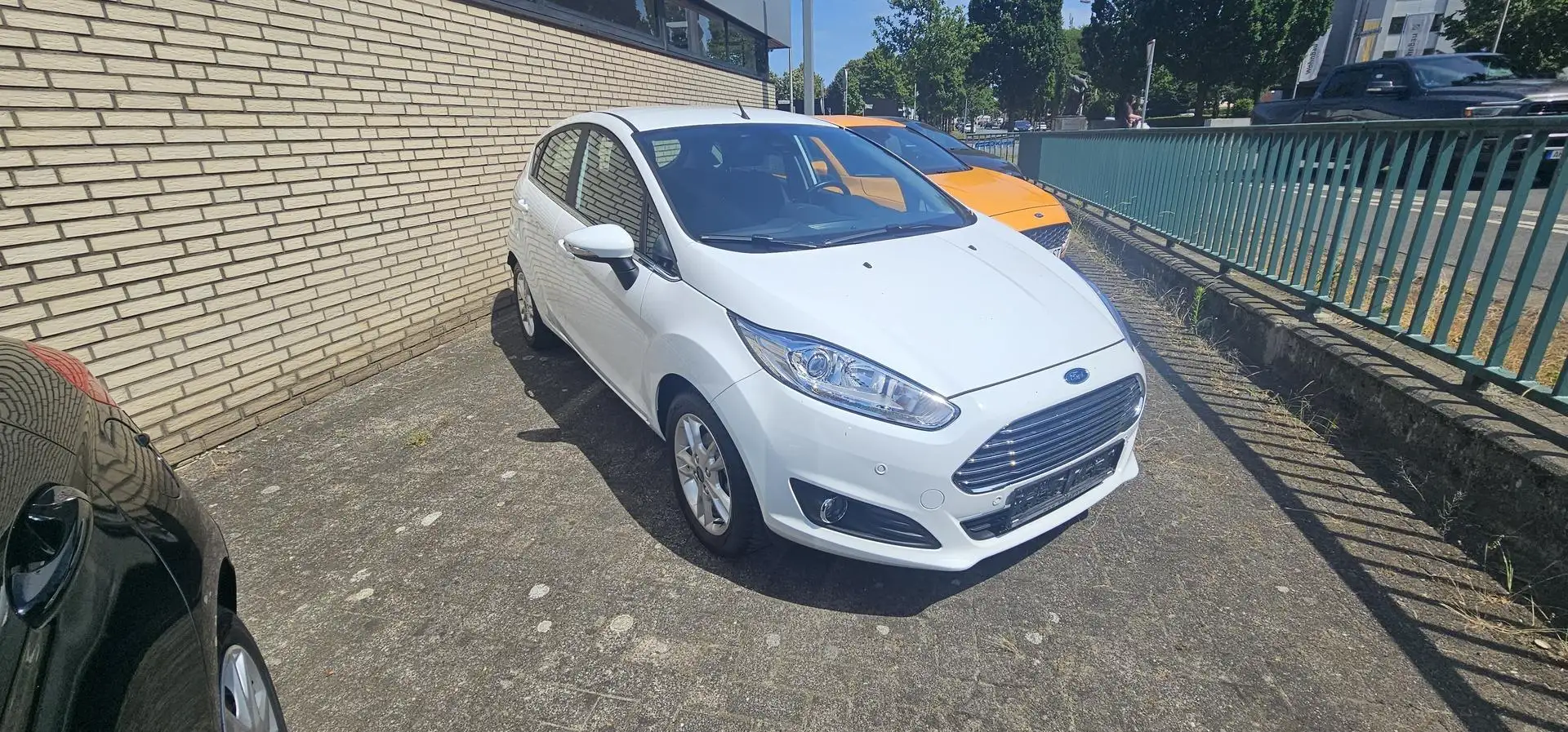 Ford Fiesta 5-Türer 1.0 EcoBoost Aut. Titanium Navi Camera Sit Bianco - 1