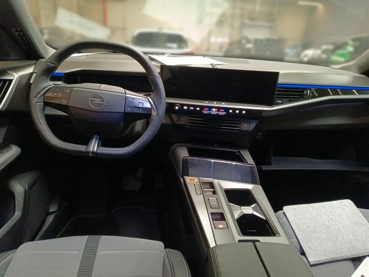 Opel Grandland ELECTRIC GS SPORT 73KWH NAVI/SPORT/AHK, миниатюра 4
