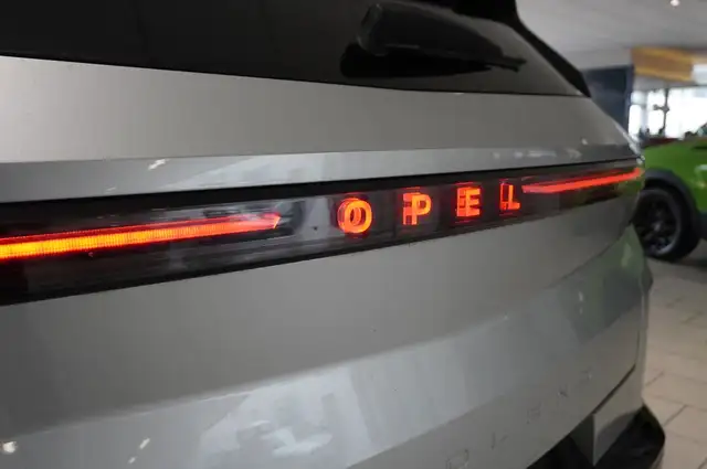 Opel Grandland view 10