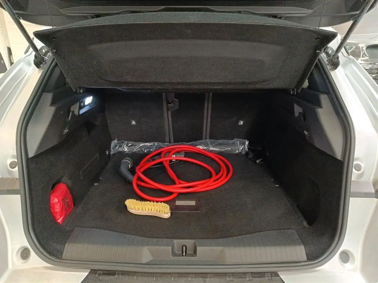 Opel Grandland ELECTRIC GS SPORT 73KWH NAVI/SPORT/AHK, миниатюра 5