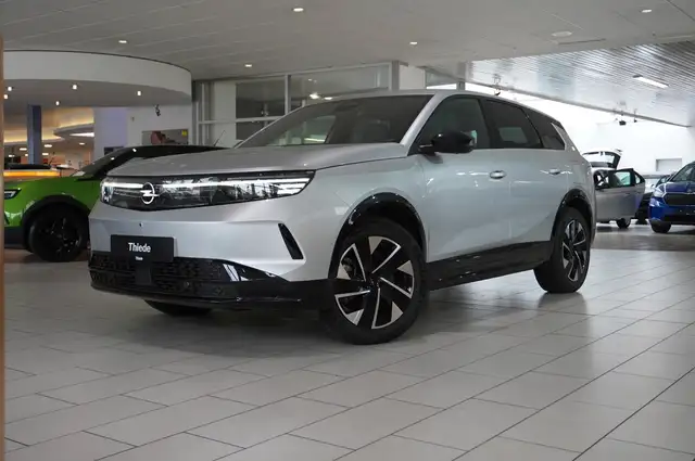 Opel Grandland view 3