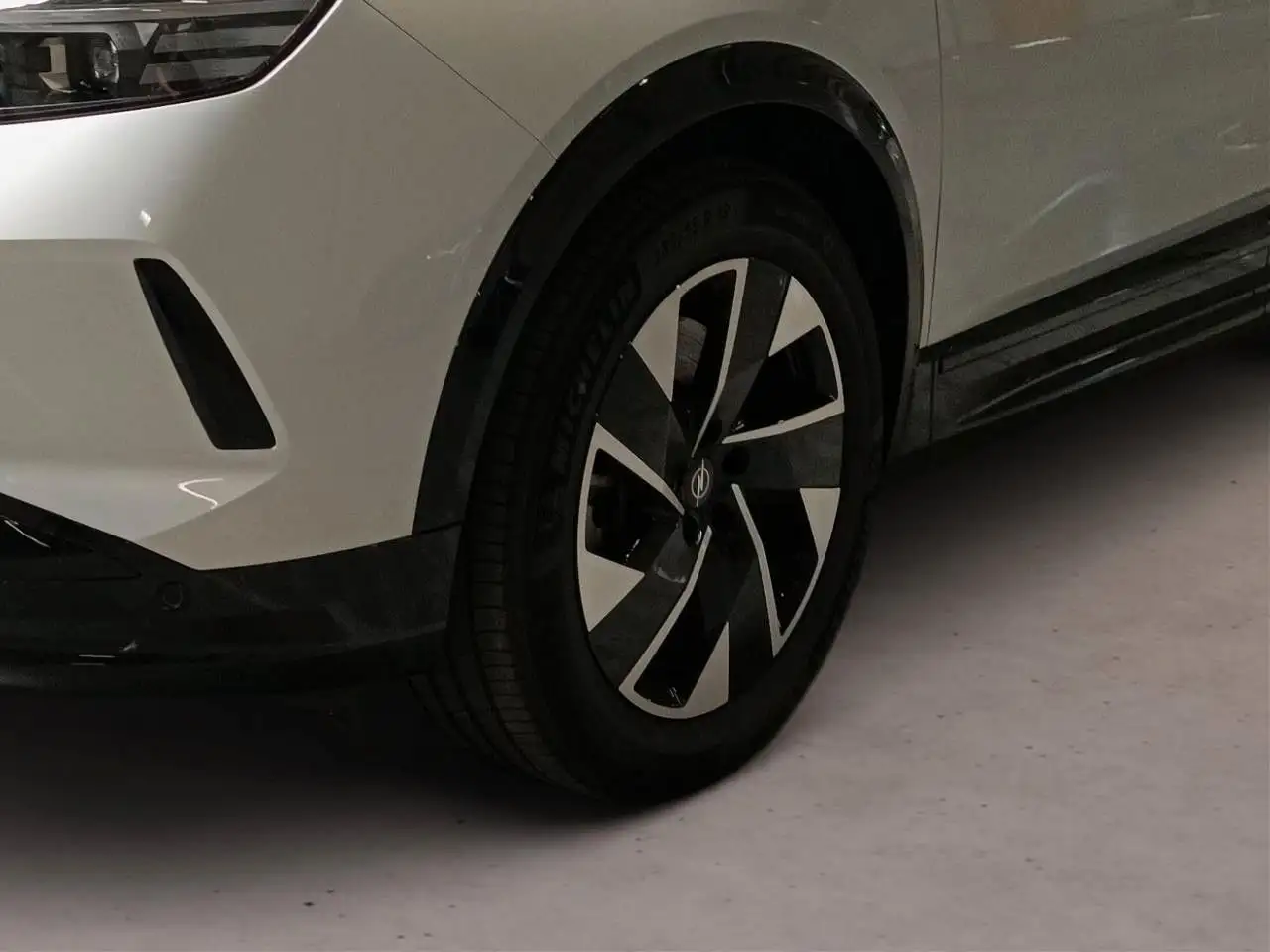 Opel Grandland ELECTRIC GS SPORT 73KWH NAVI/SPORT/AHK, миниатюра 7