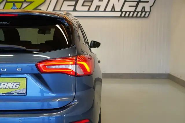 Ford Focus view 6