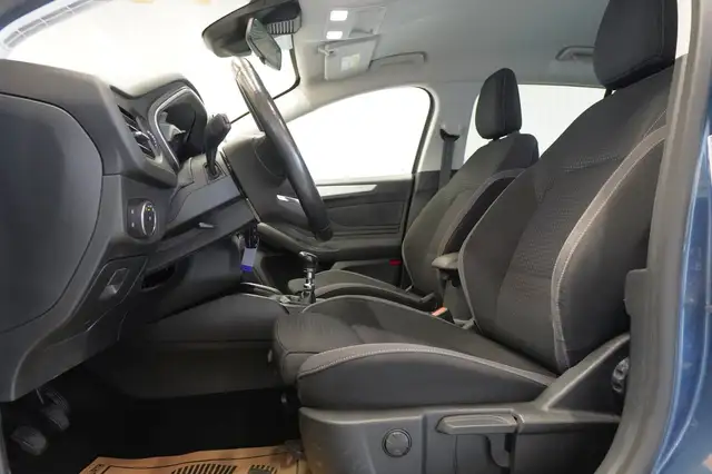 Ford Focus view 15