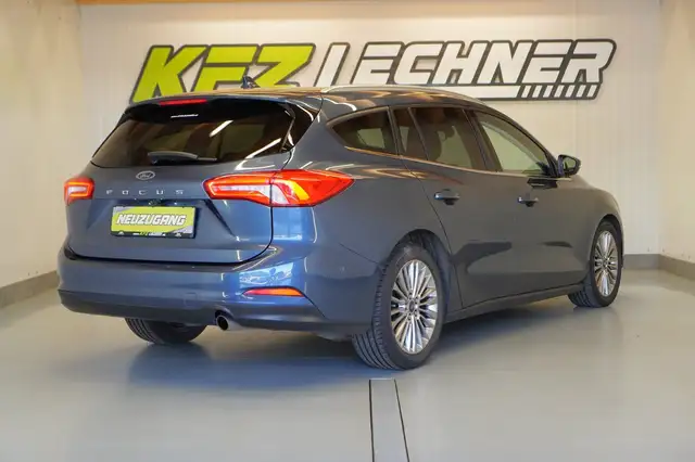 Ford Focus view 4