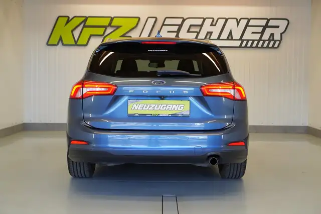 Ford Focus view 5