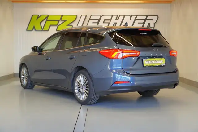 Ford Focus view 7